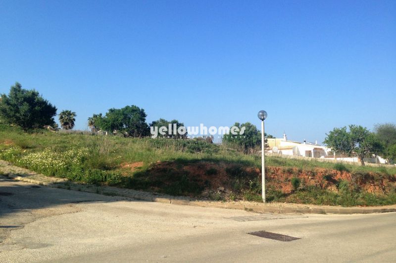 Large building plot near the golf course in Lagos 